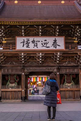 街フォト468-2025「祈りを込めて」