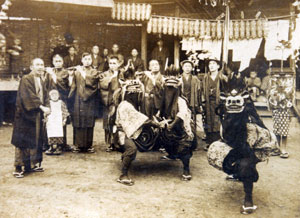 昭和5年の鹿浜獅子舞の様子