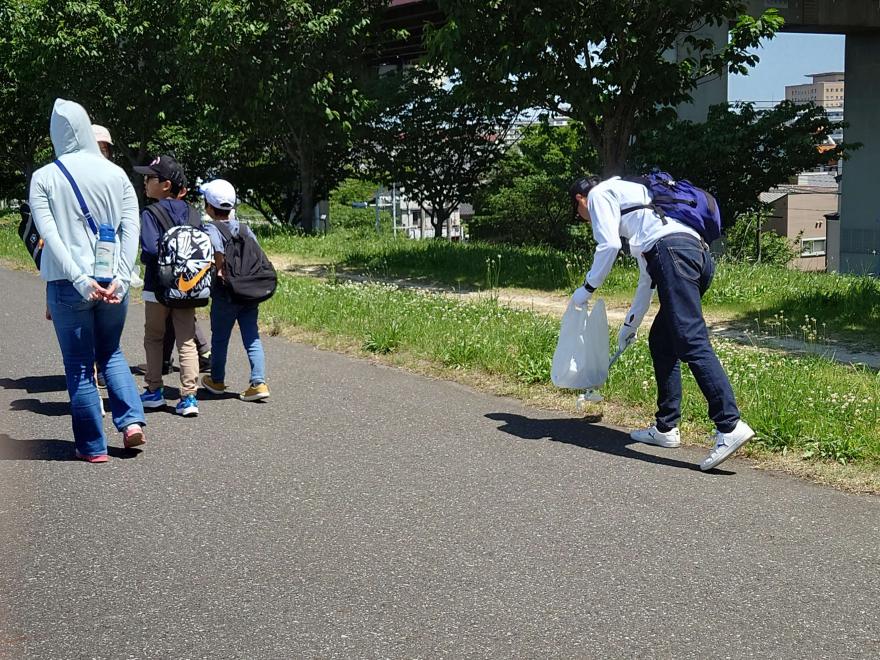 080510walk1