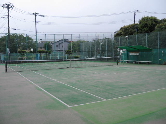 写真：平野運動場のテニスコート