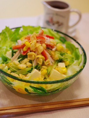 めんつゆで食べるお豆腐サラダ