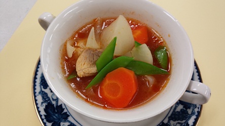 ごろごろ野菜のトマトスープ煮