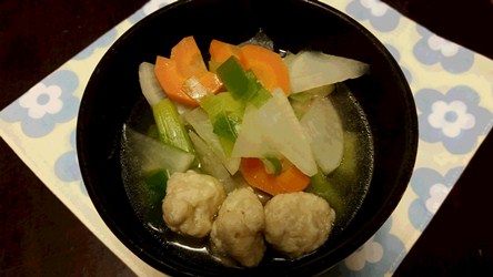 鶏団子と常備野菜のスープ