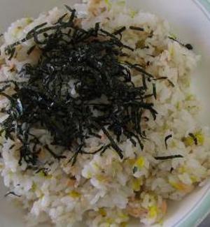 鮭と菊の混ぜご飯