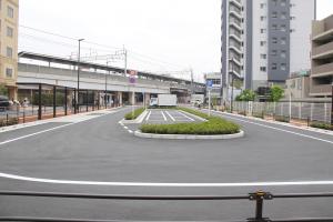 五反野駅前交通広場内写真