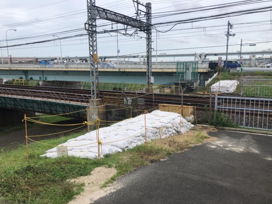 荒川土手の土のう