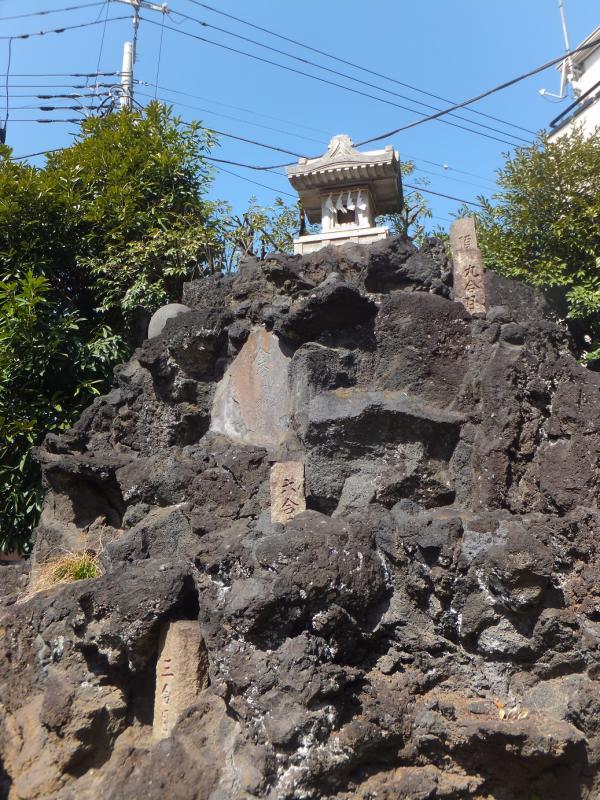 綾瀬稲荷神社富士塚