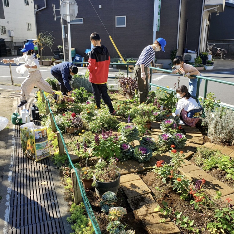 あだちから新聞インタビュー コミュニティがうまれる花壇ボランティア ひのでかだん自主管理ボランティア 足立区