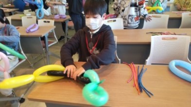R6スーパー研修会（小学生の部）バルーンアート３
