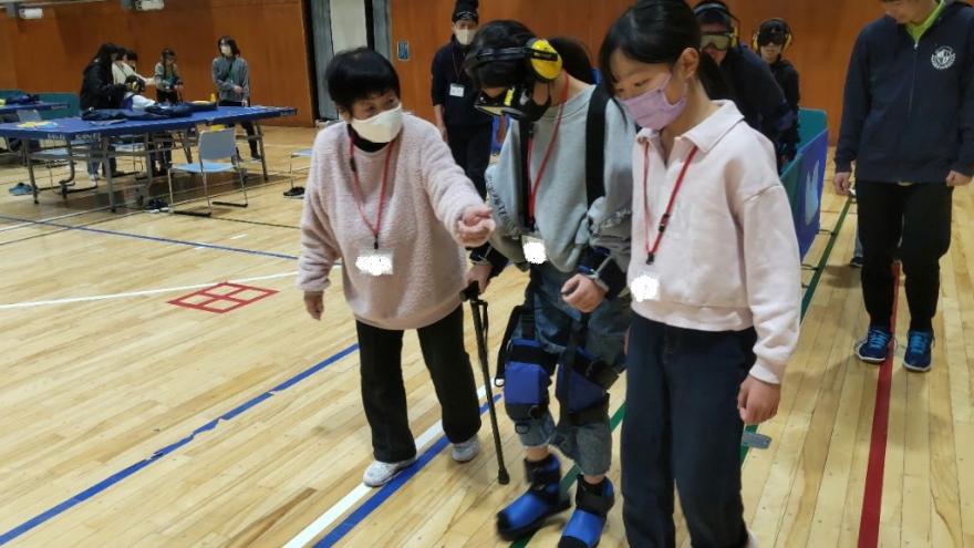 R7スーパー研修会（小学生の部）福祉学習３