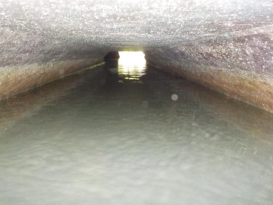 水路緊急点検（水路内部）