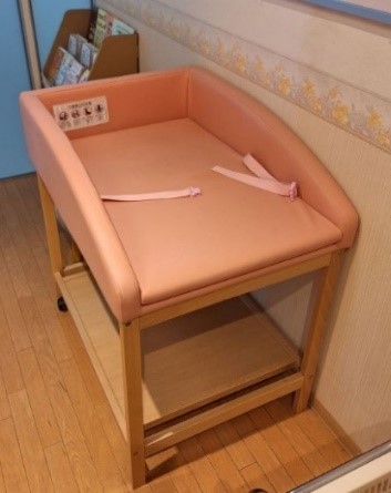 おむつ替えベット