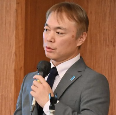 飯塚氏