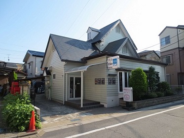 お店の写真青い屋根