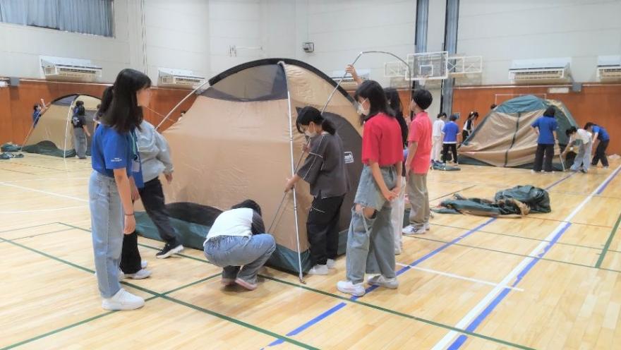 テント設営