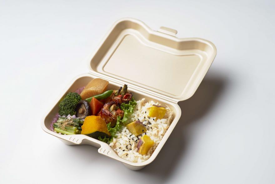 彩りつくねとさつまいもと蒸し鶏の混ぜご飯弁当