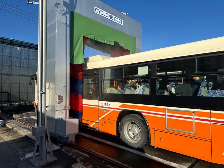 洗車機体験（洗車中）