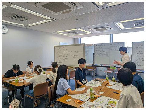 若者の健康意識を高めるアイデアを一緒に考えていった