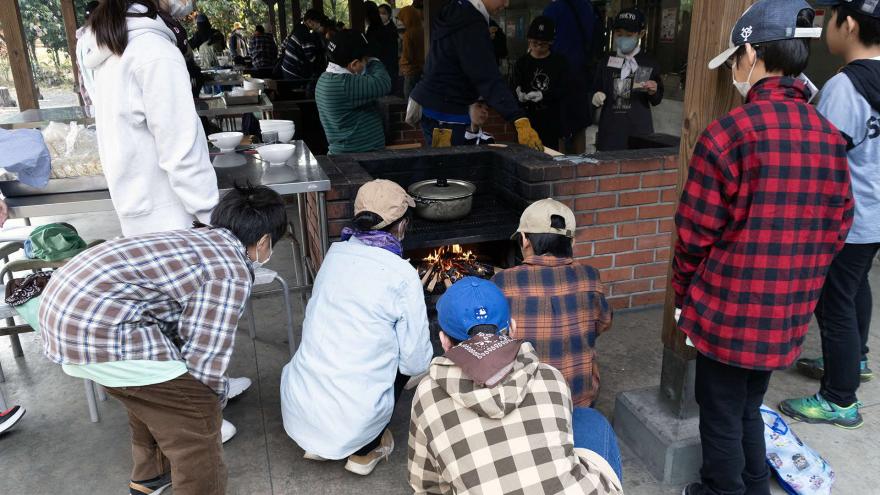 野外炊事（火起こし）