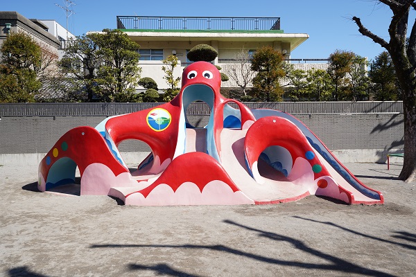 足立区はタコ滑り台発祥の地と言われている