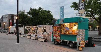 会場
