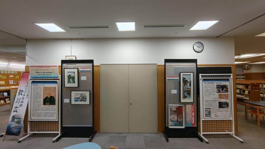 図書館展示状況の全体画像